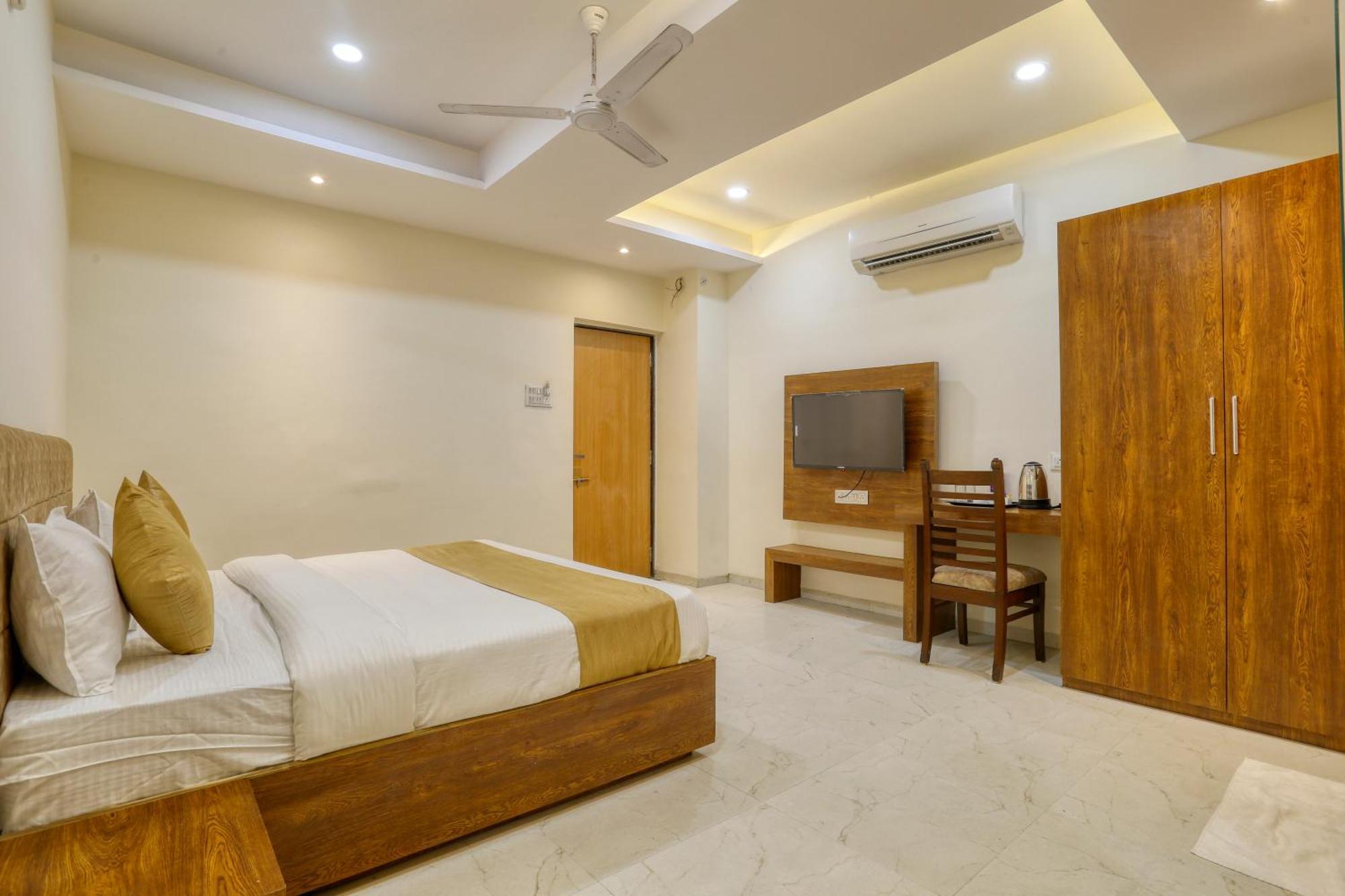 Soonstay Hotel Konark 인도르 외부 사진