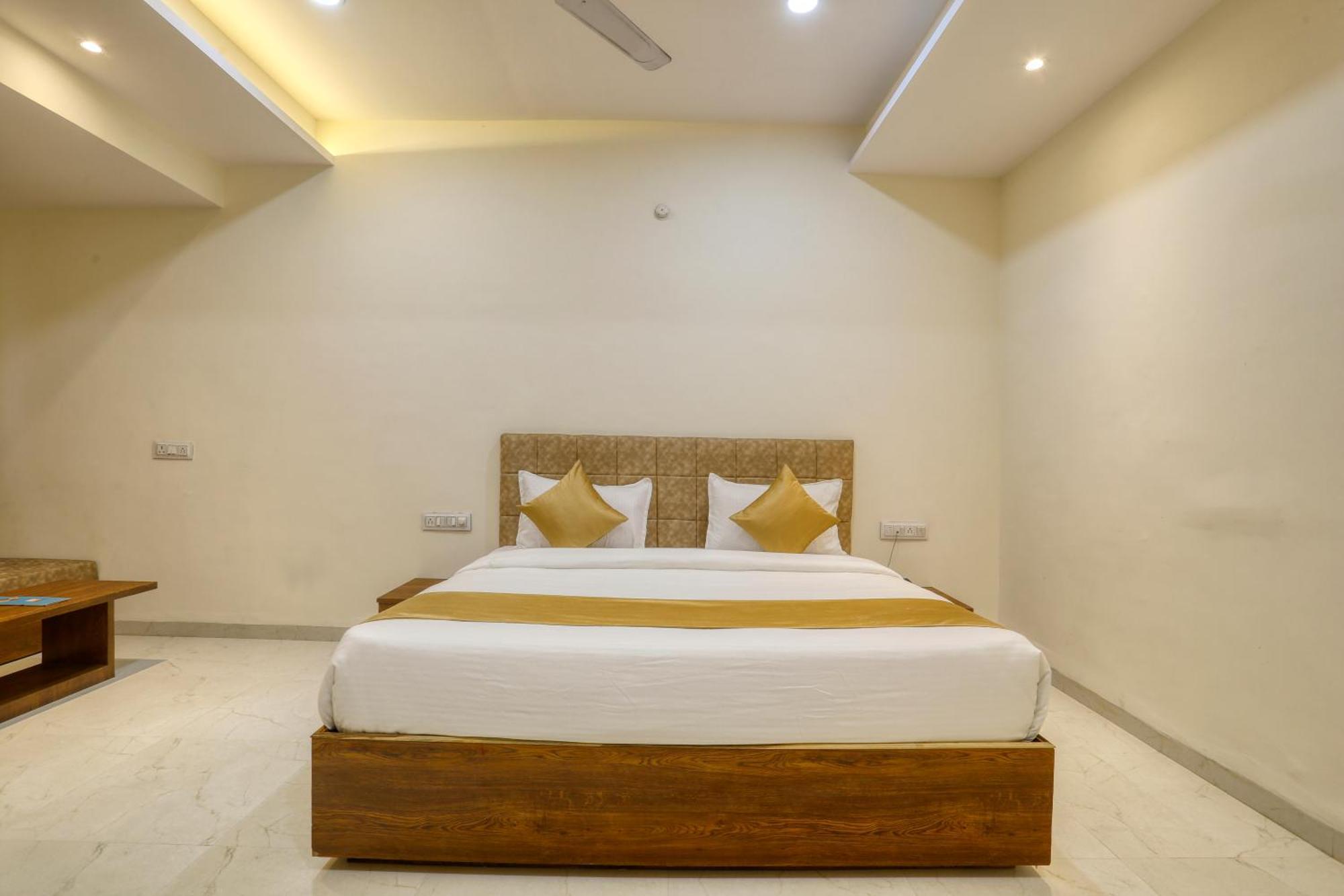 Soonstay Hotel Konark 인도르 외부 사진