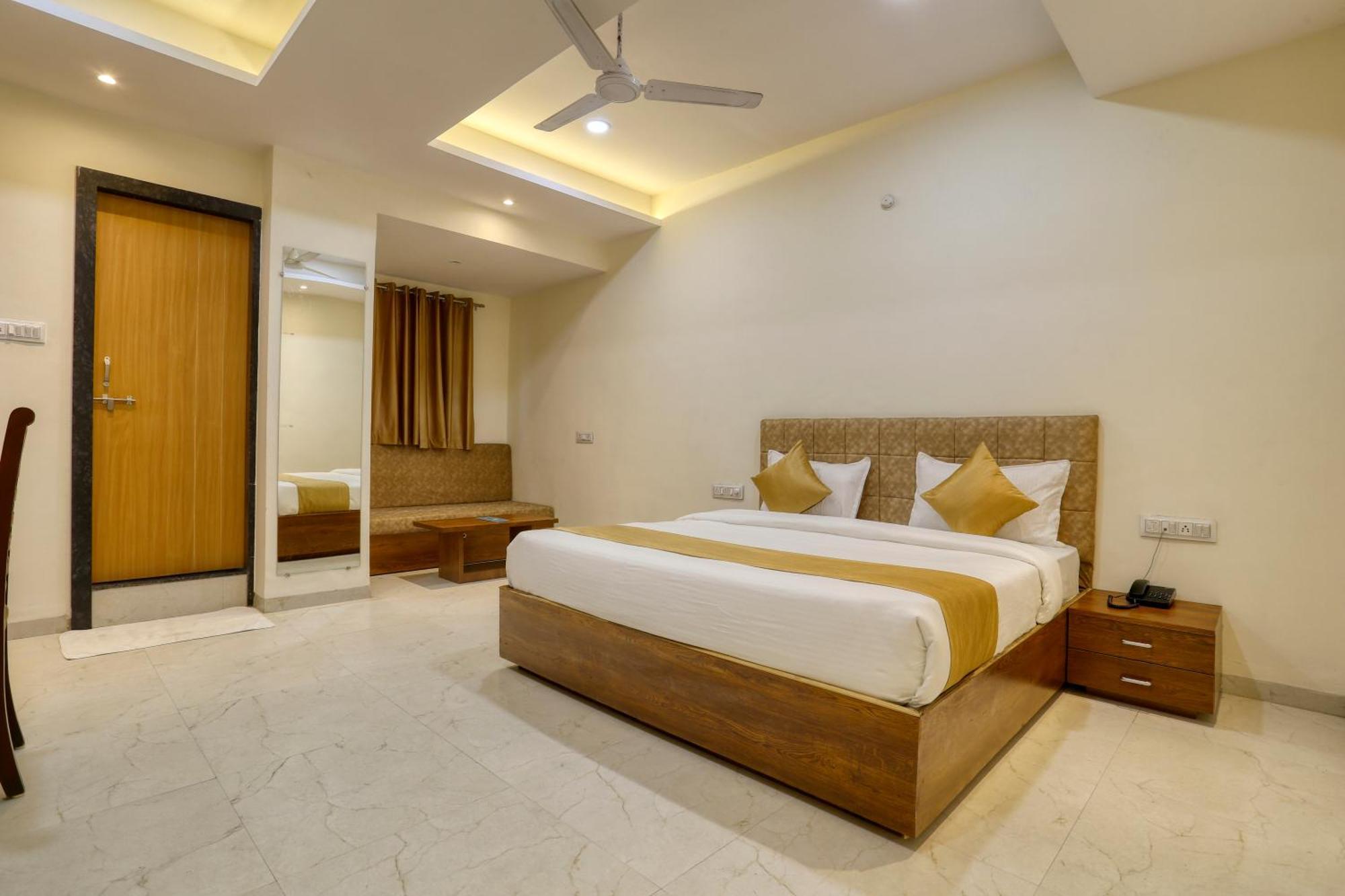 Soonstay Hotel Konark 인도르 외부 사진