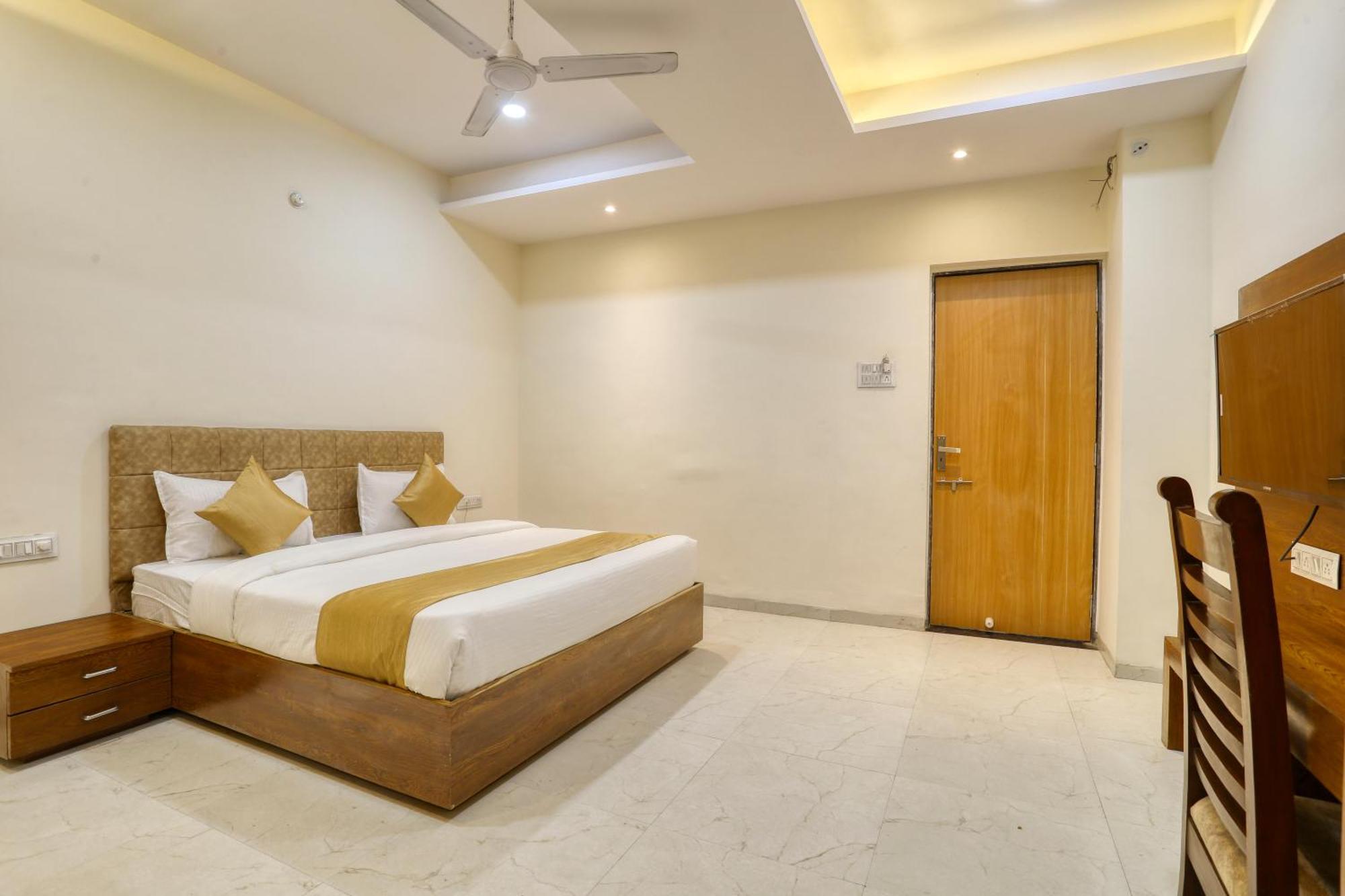 Soonstay Hotel Konark 인도르 외부 사진