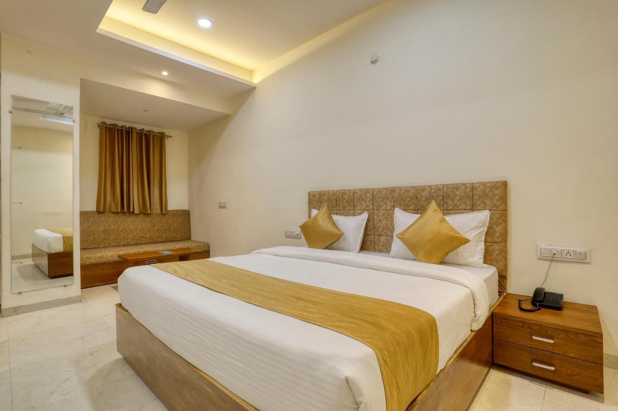 Soonstay Hotel Konark 인도르 외부 사진